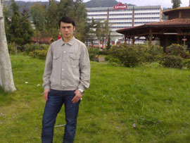 Rü Şehidini Yalnız Bırakmadı