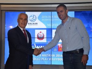 Plaj Voleyboluna Bursa Damgası