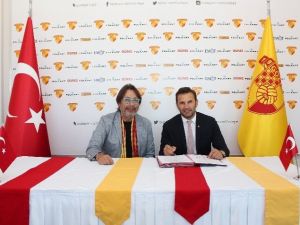 Göztepe Okan Buruk’a Emanet
