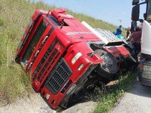 Samsun’da Tır Devrildi