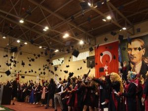 Çarşamba Myo 750 Mezun Verdi