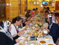 Eski Mezunlar İftarda Buluştu