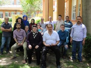 Kendilerini Tiyatro Oyununda Anlattılar