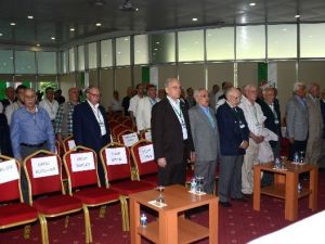 Ali Ay: “Dünyanın En İyisi Olsa Da Bu Kapıdan İçeri Giremez”