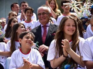 Yılmaz, Çevreci Miniklerle Buluştu