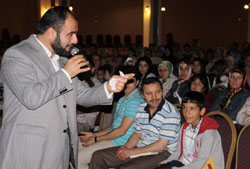 Evde Kur'an Var Okuyan Yok