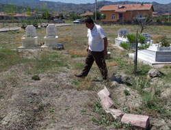 Mezar parası vermemek için sahte mezar yaptılar