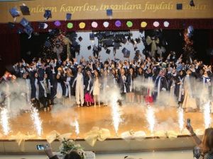 İhlas Koleji Mezunlarını Uğurladı