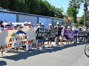 Ayvalık’ta Çevreciler Balık Çiftlikleri İçin Yürüdü