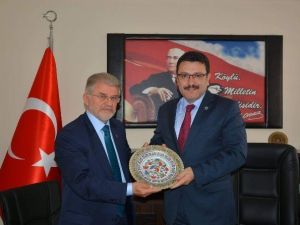 Ortahisar Belediye Başkanı Av. Ahmet Metin Genç, Ortahisar Ziraat Odası’nı Ziyaret Etti.