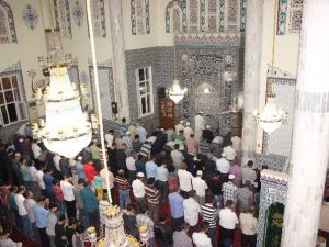 İlk Teravih Namazı Kılındı