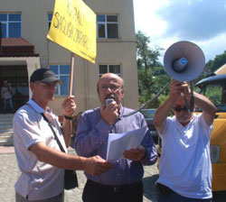 Bekaroğlu'ndan Rize'de Protesto!