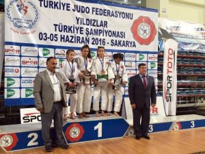 Trabzon Büyükşehir Belediyespor Kadın Karate Takımı Avrupa Üçüncüsü Oldu