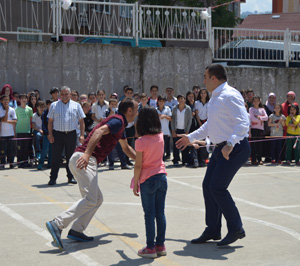 Rize’de Geleneksel Çocuk Oyunları Şenliği Düzenlendi