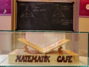 Bu Kafede Matematikten Başka Konu Açmak Yasak