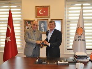 Gürcistan Başkonsolosu Mikatsadze’den Başkan Revi’ye Ziyaret