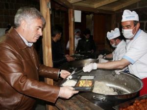 Başkan Memiş İftar Çadırında Vatandaşlarla Birlikte Oruç Açtı