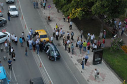 Gelin arabası kaza yaptı