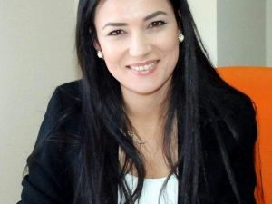 2006 Türkiye Güzeli Sarıbaş, Ak Parti İl Kadın Kolları Başkanı Oldu