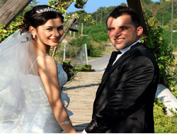 Damat Çaldı, Gelin Oynadı