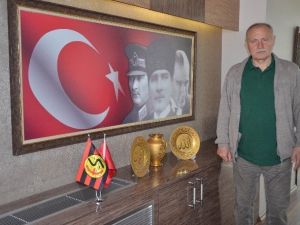 Eskişehir’in ’Vali Baba’sı, "Eğer İmkan Ve Güç Olsa Eskişehirspor’u Kimseye Muhtaç Ettirmem"