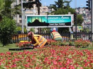 Refüjlere Çiçek Diken Kadınların Oruç Ve Sıcakla Sınavı