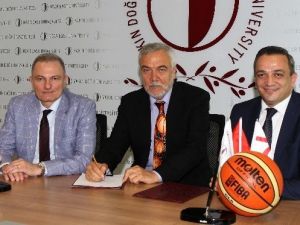 Kalaycıoğlu, Yakın Doğu Üniversitesi’nde