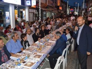 Niksar Belediyesi’nden 3 Bin Kişilik Sokak İftarı