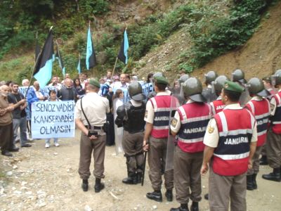 Rize'de Yüksek Gerilimli Protesto