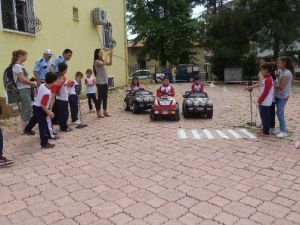 İlkokul Öğrencilerine Trafik Dedektifi Eğitimi