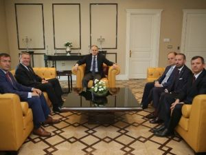 Bakan Kılıç, Ukrayna Milli Olimpiyat Komitesi Başkanı Sergey Bubka’yı Kabul Etti