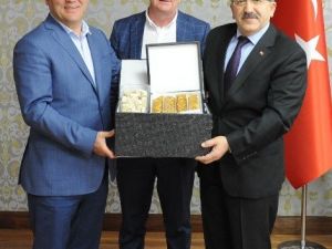 Başkan Gümrükçüoğlu’na Gümüşhane’den Ziyaret