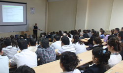 Bilkentli Hoca Rize'de Konferans Verdi