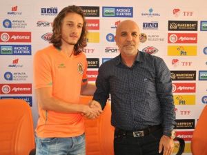 Taha Yalçıner Alanyaspor’a İmza Attı