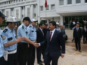 Merkeze Alınan Vali Öz Trabzon’a Veda Etti