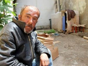 İnsanlık Barakada Unutuldu