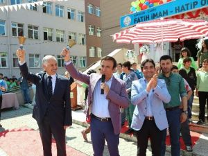 Başkan Genç, Öğrencilerin Karne Heyecanına Ortak Oldu
