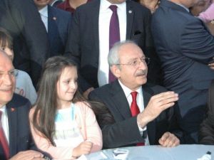 Kılıçdaroğlu, Yenimahallelilerle İftar Yemeğinde Bir Araya Geldi