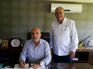 Alanyaspor Saha Çimlerini Yeniliyor