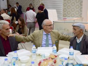 Başkan Yılmaz, Orucunu Şehit Babası İle Açtı