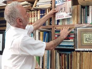 Öğretim Üyesi’nin İlginç Dergi Koleksiyonu