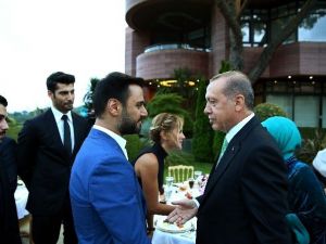 Cumhurbaşkanı Erdoğan: "Millete Husumet İçinde Kendine Sanatçı Diyen Bir Kesim Var"