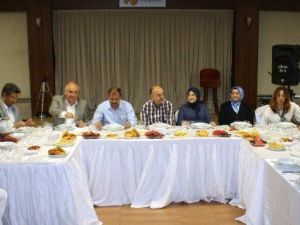 Müezzinoğlu: “Chp’nin Kıvrak Genel Başkanını Türkiye Gündeminden Çıkarmak Gerek”