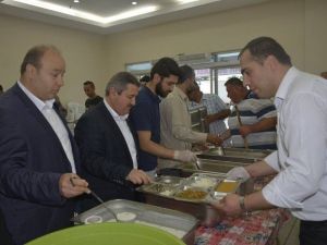 Yetimlerle İftar Yaptılar