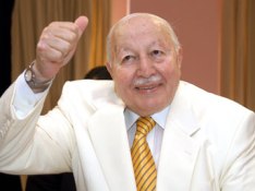 Erbakan siyasete geri dönüyor
