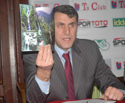 Rize'de Dere Yatağı Üzerindeki Binalar Kaçak