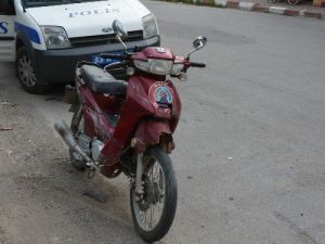 Köpeğe Çarpan Motosiklet Sürücüsü Yaralandı