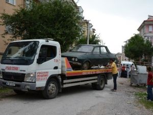 Terk Edilmiş Otomobil Otoparka Çekildi