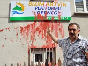 Bizim Artvin Platformuna Yapılan Boyalı Saldırıya Dernek Başkanı Ergül’den Tepki