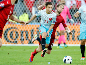 Türkiye, Çek'leri yendi EURO 2016'da tur ümidini korudu